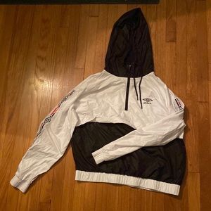 Umbro Windbreaker Size LG Fits M Black And White